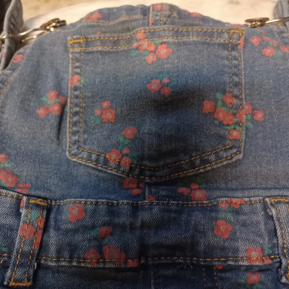 Soho Blue Denim Girl's Overall Cut-off Shorts 6X Blue Pink Flowers - Picture 3 of 4
